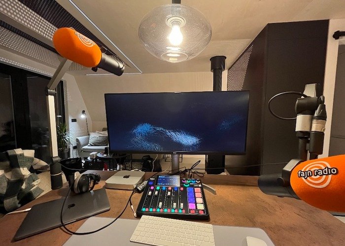 /media/23689/amazing_places_a_fajn_radio_spojily_sily