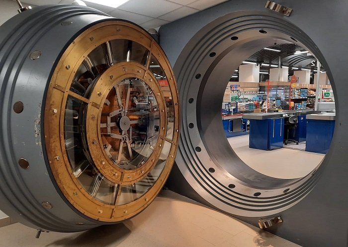 /media/21196/lidl_na_příkopě_trezor