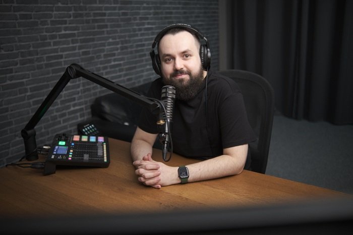 /media/dh4fmjcm/standa-show_stanislav-hrus-ka_talk-tv