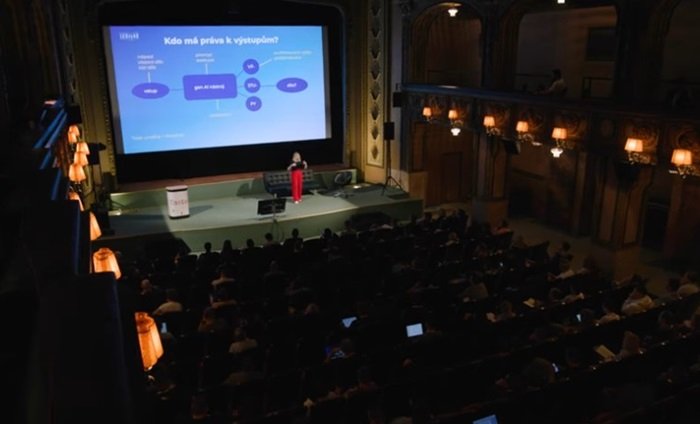 /media/qkmh4uyg/ai-restart_2024