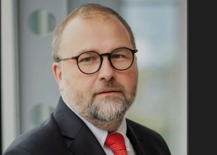 /media/m0jl4w4z/petr-mrzena