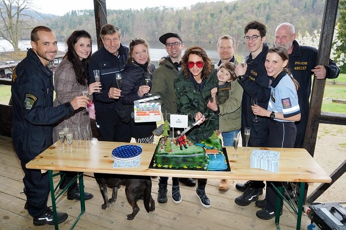 /media/20819/pod-hladinou