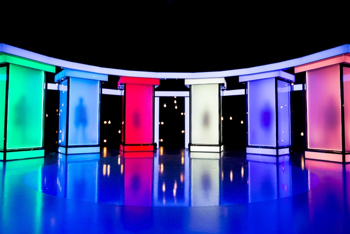 /media/etemlmsw/naked-atraction_3