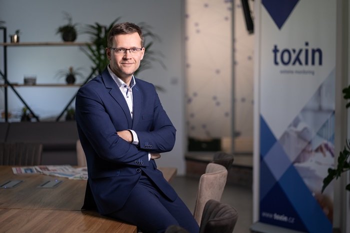 /media/xsegbbsv/ladislav-procházka_toxin_ceo