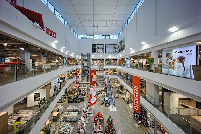 /media/ihcbvxez/xxxlutz_interiér