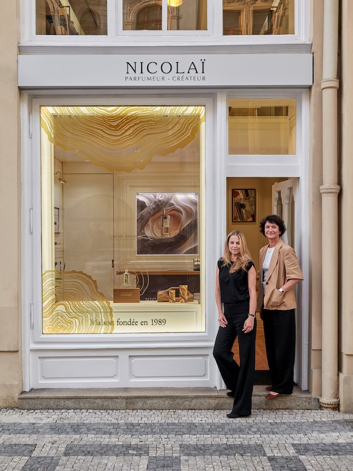 /media/en5du0ed/02-spolumajitelky-butiku-nicolaï-zprava-andrea-hájková-a-hana-neubertová-foto-c-honza-zima