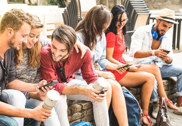 /media/11164/mladi_shutterstock