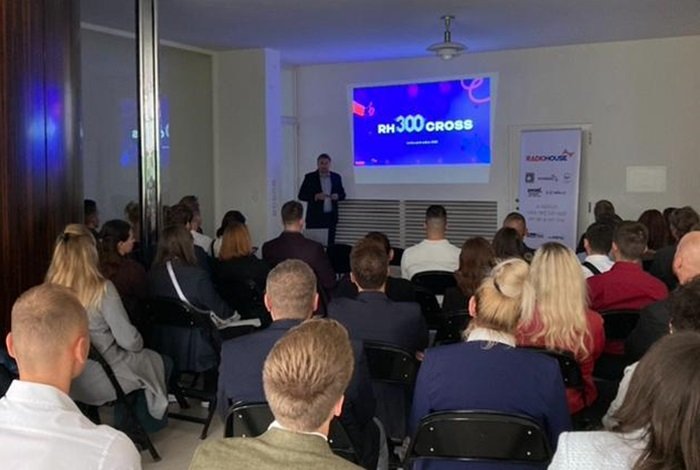 /media/oi1eiptn/rh-300-cross-1